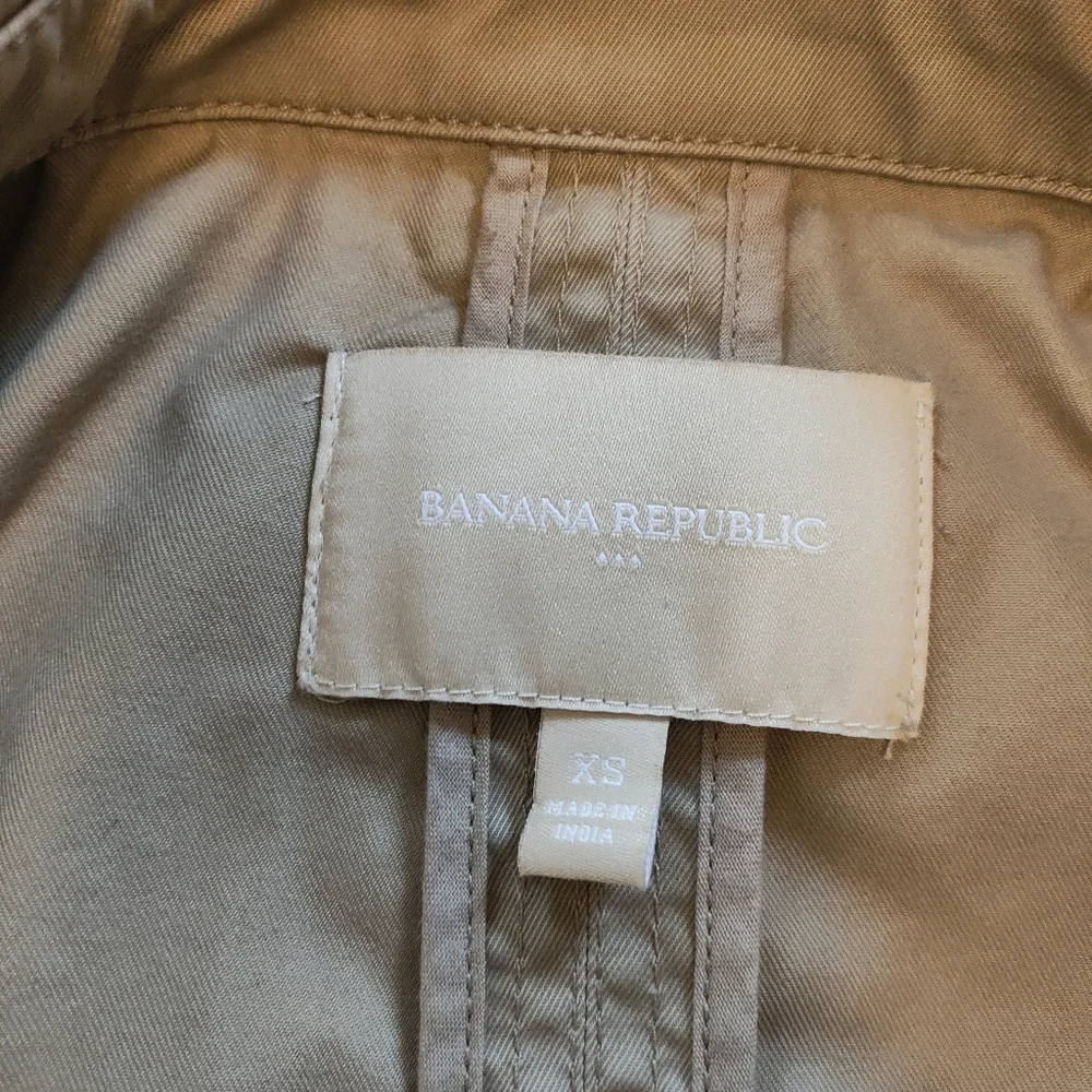 Banana Republic Women's Khaki Jacket. Size XS - Picture 2 of 3